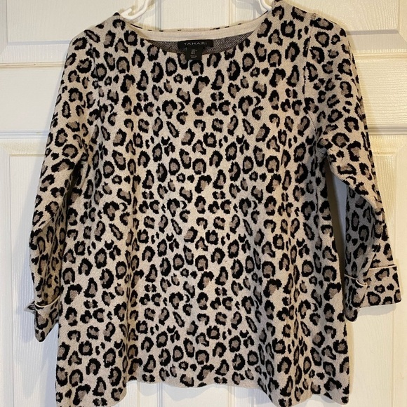 Tahari Sweaters - TAHARI Leopard Print 3/4 Sleeve Crewneck Pullover Sweater - Size Large